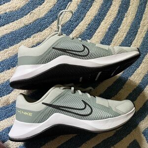 Pristine Nike MC Trainer 2 Sneakers 8 Teal Light Green